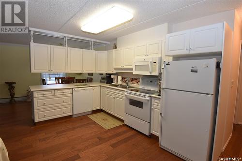 308 220 1St Street E, Nipawin, SK - Indoor Photo Showing Kitchen With Double Sink