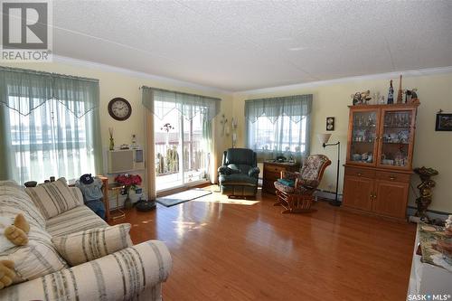 308 220 1St Street E, Nipawin, SK - Indoor Photo Showing Living Room