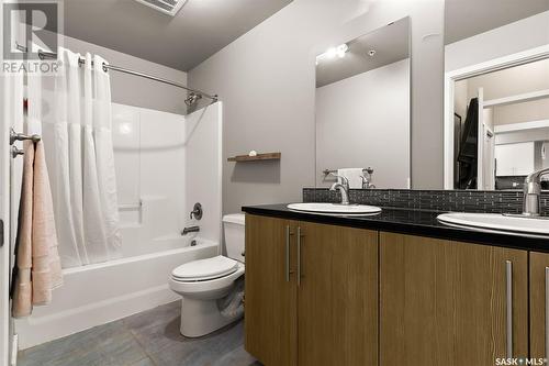 207 2255 Angus Street, Regina, SK - Indoor Photo Showing Bathroom
