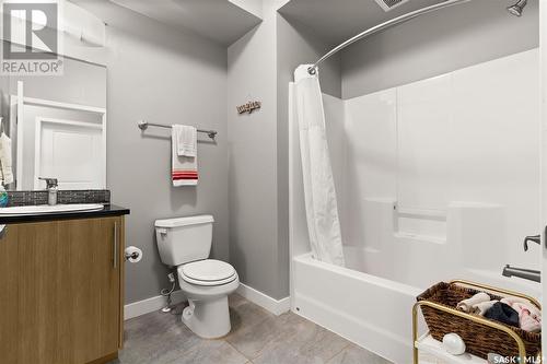 207 2255 Angus Street, Regina, SK - Indoor Photo Showing Bathroom