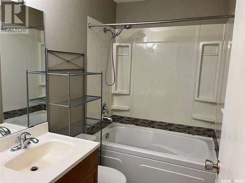 20 330 Haight Crescent, Saskatoon, SK - Indoor Photo Showing Bathroom