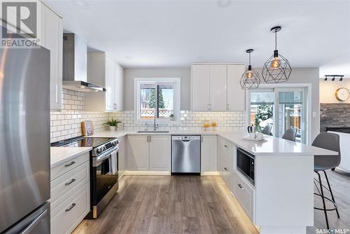 610 Costigan Way, Saskatoon, SK - Indoor Photo Showing Kitchen With Upgraded Kitchen