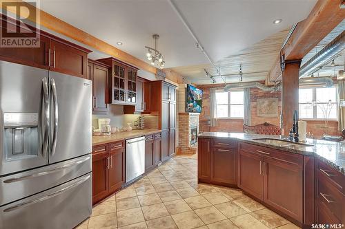 204 1170 Broad Street, Regina, SK - Indoor Photo Showing Kitchen With Stainless Steel Kitchen