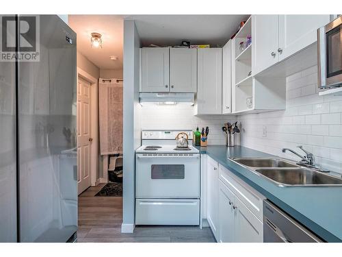 505 Browne Road Unit# 108, Vernon, BC - Indoor Photo Showing Kitchen With Double Sink