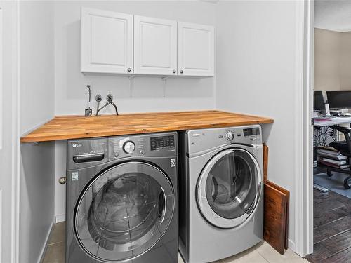 2990 Cressida Cres, Langford, BC - Indoor Photo Showing Laundry Room