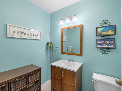 597 Karls Way, French Creek, BC - Indoor Photo Showing Bathroom