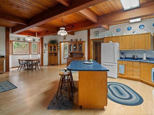 7764 Broomhill Rd, Sooke, BC - Indoor Photo Showing Kitchen