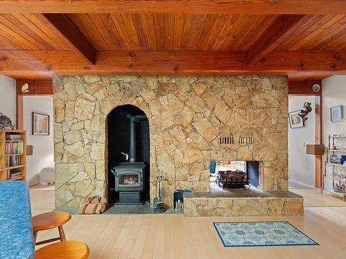7764 Broomhill Rd, Sooke, BC - Indoor Photo Showing Living Room With Fireplace