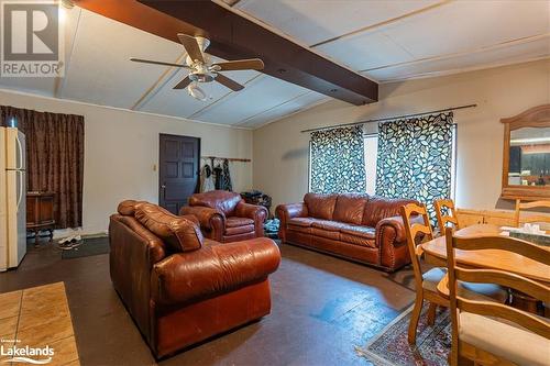 1008 Birch Narrows Road, Haliburton, ON - Indoor Photo Showing Living Room