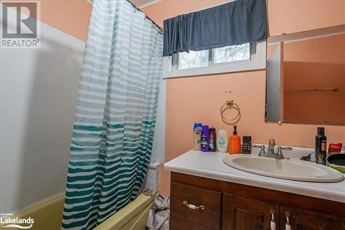 1008 Birch Narrows Road, Haliburton, ON - Indoor Photo Showing Bathroom
