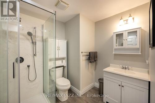 6 Hallett Crescent, Kawartha Lakes, ON - Indoor Photo Showing Bathroom