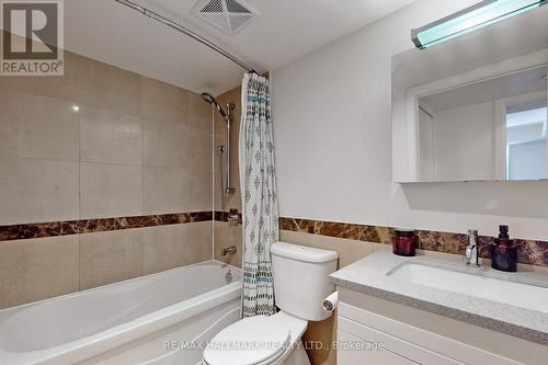 225 - 650 Sheppard Avenue E, Toronto, ON - Indoor Photo Showing Bathroom