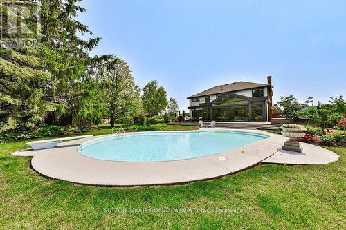 18 Karendale Cres, Hamilton, ON - Outdoor With In Ground Pool With Backyard