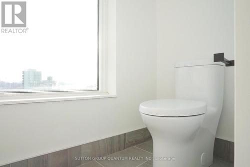 #602 -55 Port St E, Mississauga, ON - Indoor Photo Showing Bathroom