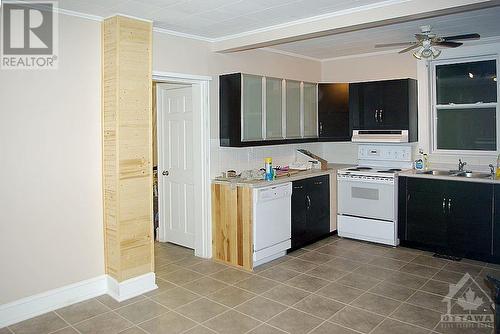 45 Carleton Street, Almonte, ON - Indoor Photo Showing Kitchen With Double Sink