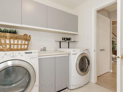 649 Weyburn Sq, Pickering, ON - Indoor Photo Showing Laundry Room