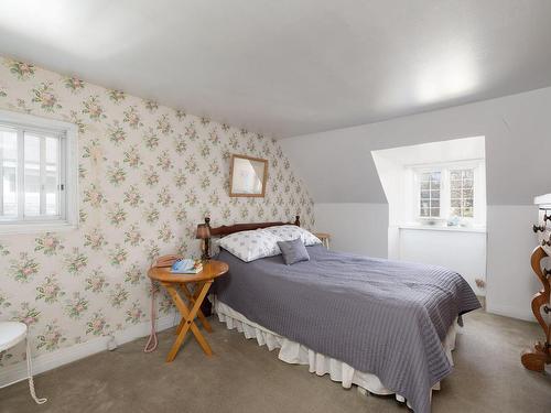 Master bedroom - 120 Av. De La Pointe-Claire, Pointe-Claire, QC - Indoor Photo Showing Bedroom