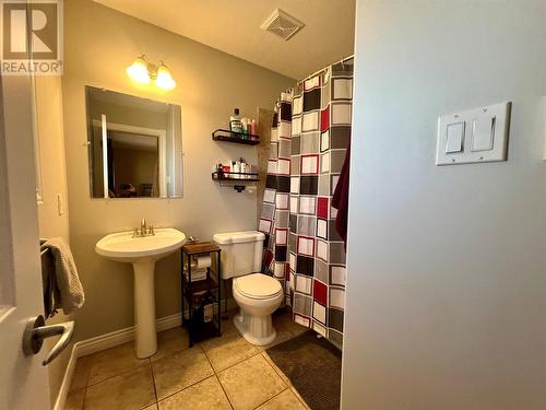 1336 92 Avenue, Dawson Creek, BC - Indoor Photo Showing Bathroom