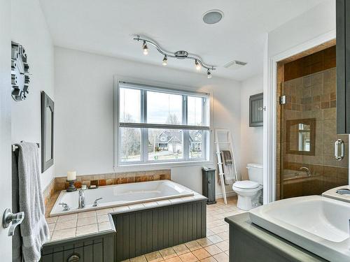 Bathroom - 525 Rue Du Clos-De-Paulilles, Prévost, QC - Indoor Photo Showing Bathroom