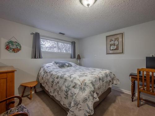 4875 Kathleen Place, Kamloops, BC - Indoor Photo Showing Bedroom