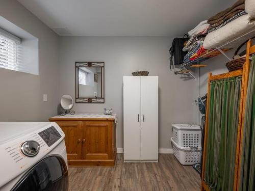 4875 Kathleen Place, Kamloops, BC - Indoor Photo Showing Laundry Room