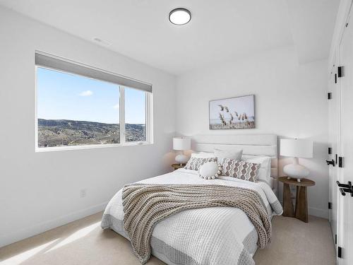 5014 Sun Rivers Drive, Kamloops, BC - Indoor Photo Showing Bedroom