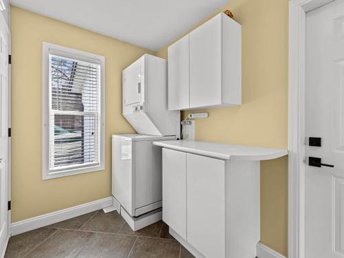 1050 Arbutus Place, Chase, BC - Indoor Photo Showing Laundry Room