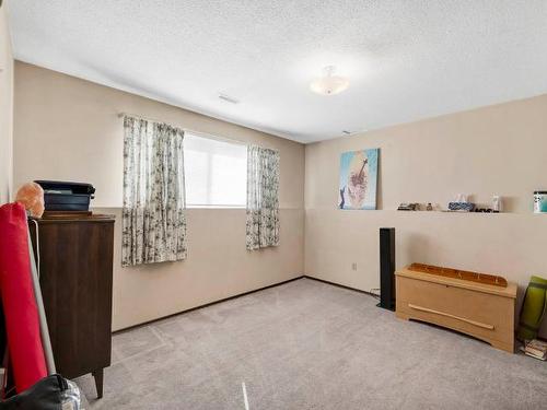 1070 Southill Street, Kamloops, BC - Indoor
