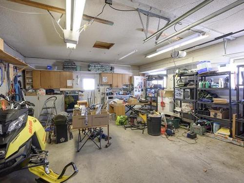 1070 Southill Street, Kamloops, BC - Indoor Photo Showing Garage