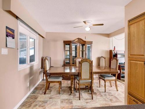 1070 Southill Street, Kamloops, BC - Indoor Photo Showing Dining Room