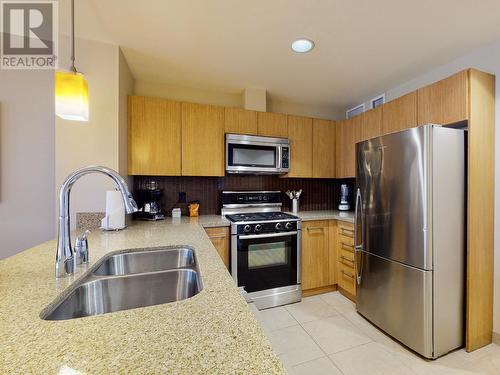 15 Park Place Unit# 14, Osoyoos, BC - Indoor Photo Showing Kitchen With Double Sink