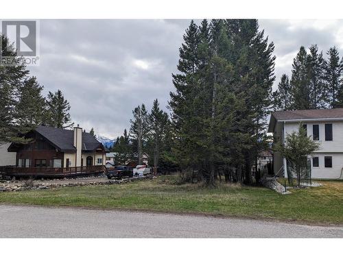 7503 Jackson Avenue, Radium Hot Springs, BC 