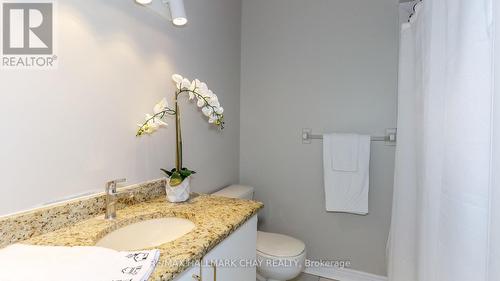 56 Brucker Rd, Barrie, ON - Indoor Photo Showing Bathroom
