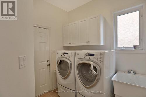 3403 Fox Run Circle, Oakville, ON - Indoor Photo Showing Laundry Room