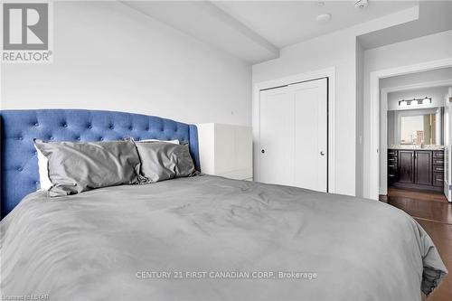 #803 -505 Talbot St, London, ON - Indoor Photo Showing Bedroom