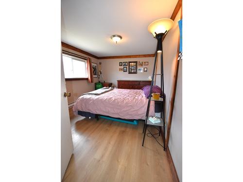 205 307Th Avenue, Kimberley, BC - Indoor Photo Showing Bedroom