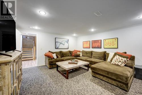 5 Burlington St, Brant, ON - Indoor Photo Showing Living Room