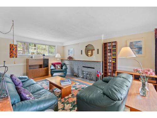 2612 Columbia Avenue, Castlegar, BC - Indoor Photo Showing Living Room With Fireplace