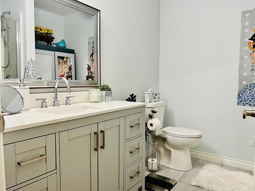 316 3Rd Avenue S, Creston, BC - Indoor Photo Showing Bathroom