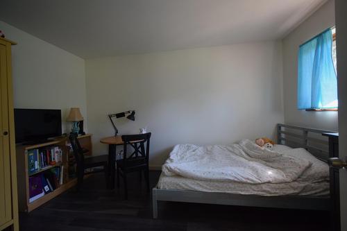 824 Sproat Drive, Nelson, BC - Indoor Photo Showing Bedroom