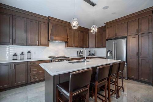 40 Skinner Road, Waterdown, ON - Indoor Photo Showing Kitchen With Upgraded Kitchen