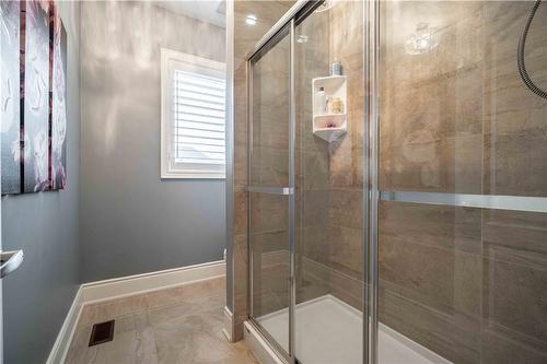 40 Skinner Road, Waterdown, ON - Indoor Photo Showing Bathroom