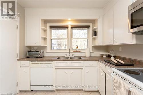 8 Gower Street, London, ON - Indoor Photo Showing Kitchen With Double Sink