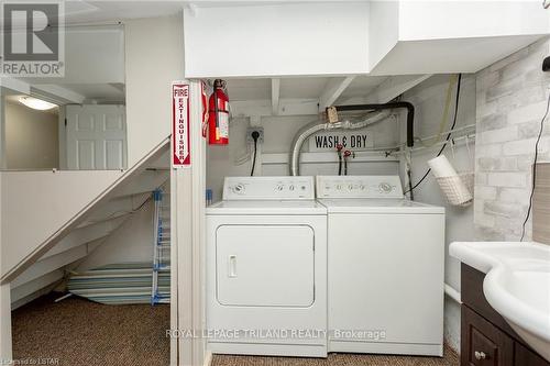 8 Gower Street, London, ON - Indoor Photo Showing Laundry Room