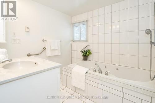 13 Cherrywood Lane, Innisfil, ON - Indoor Photo Showing Bathroom