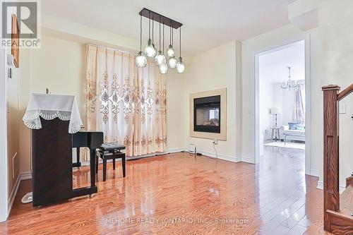 138 Memon Pl, Markham, ON - Indoor With Fireplace
