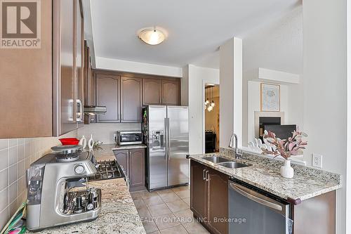138 Memon Pl, Markham, ON - Indoor Photo Showing Kitchen With Double Sink