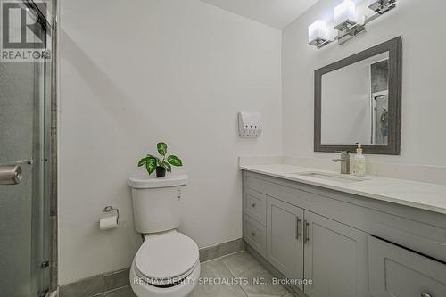 8 Gulliver Cres, Brampton, ON - Indoor Photo Showing Bathroom