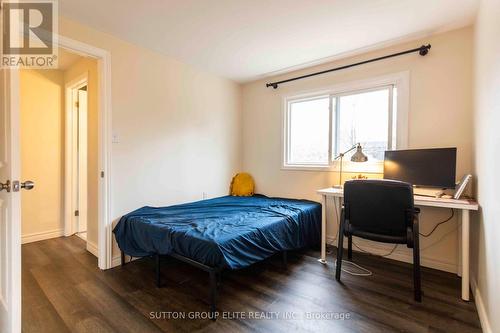 2654 Kinnerton Crescent, Mississauga, ON - Indoor Photo Showing Bedroom