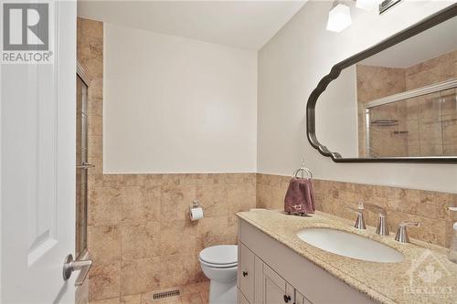 35 Ivylea Street, Ottawa, ON - Indoor Photo Showing Bathroom